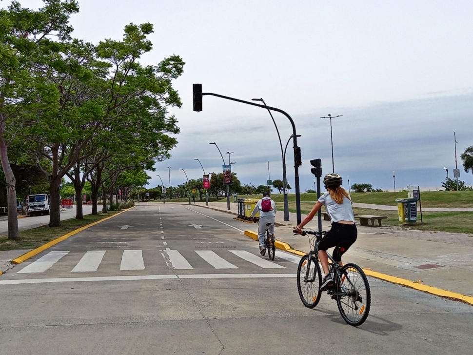 {"remix_data":[],"remix_entry_point":"challenges","source_tags":["local"],"source_ids":{},"source_ids_track":{},"origin":"unknown","total_draw_time":0,"total_draw_actions":0,"layers_used":0,"brushes_used":0,"photos_added":0,"total_editor_actions":{},"tools_used":{"adjust":1},"is_sticker":false,"edited_since_last_sticker_save":true,"containsFTESticker":false}